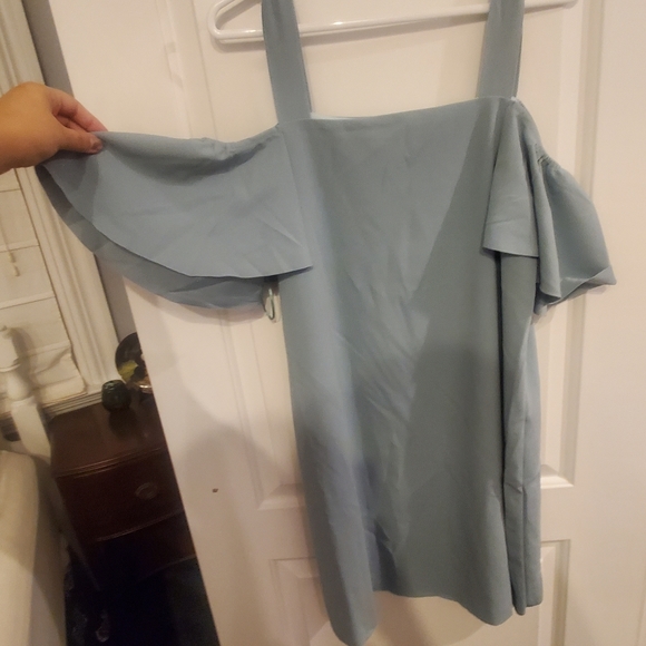 Cold Shoulder Dress - Picture 2 of 3